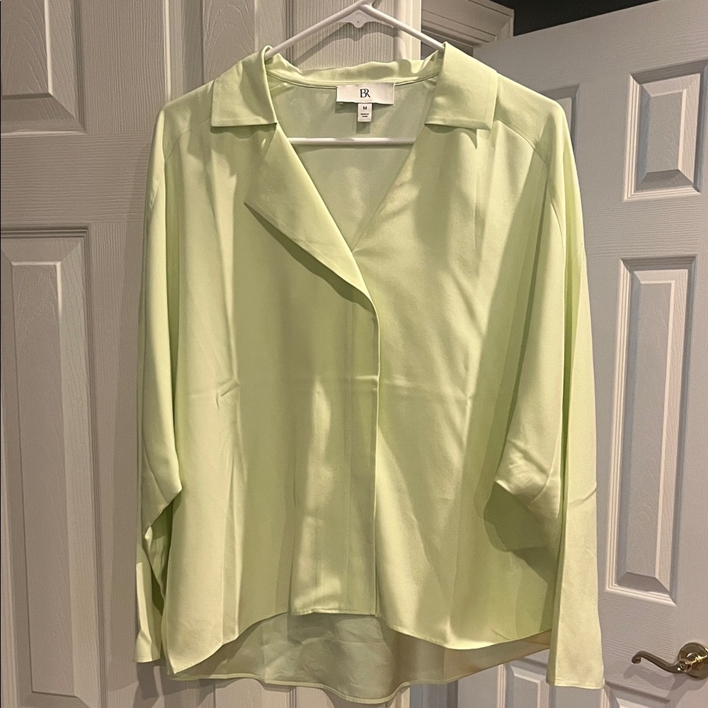 NWOT Banana Republic Women's Silk Light Green Blouse